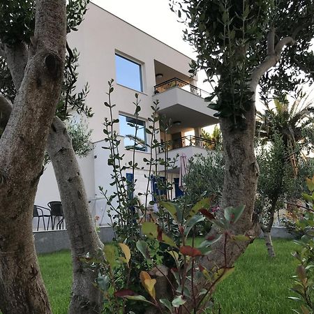 Villa La Bomboniera สลาทิเน ภายนอก รูปภาพ
